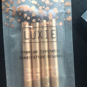 Luxie Makeup - Luxie Brushes - 2 Sets Luxie Makeup - Luxie Brushes - 2 Sets